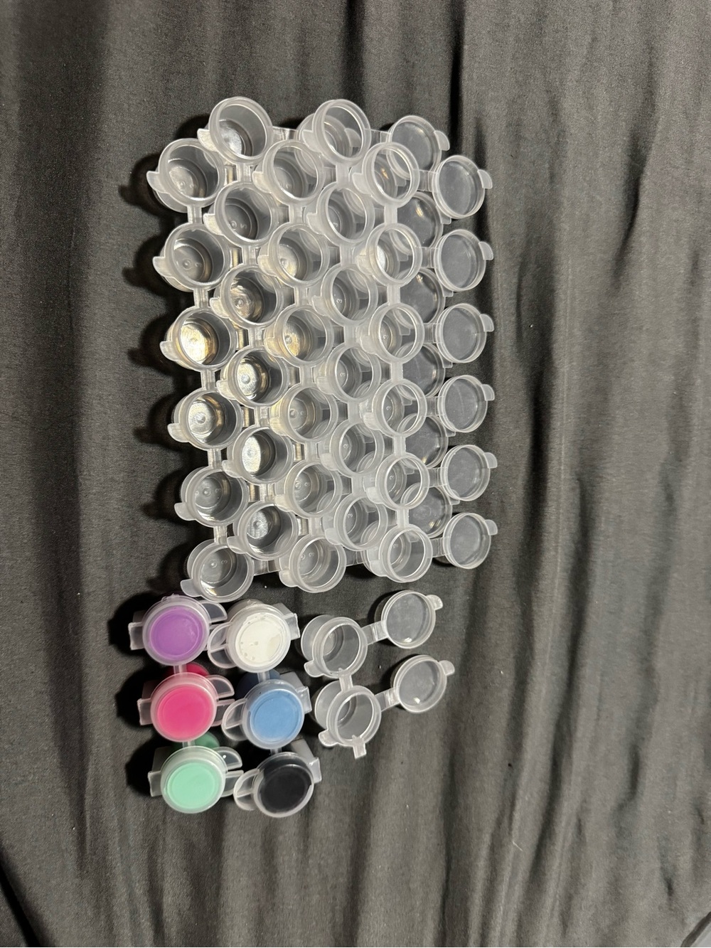 Clear Plastic Paint Pots with Hinged Lids - Multi Pack (Clear)